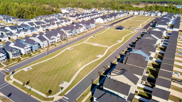 33 Pear Blossom Parkway, Clayton, NC 27520