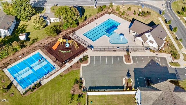 33 Pear Blossom Parkway, Clayton, NC 27520