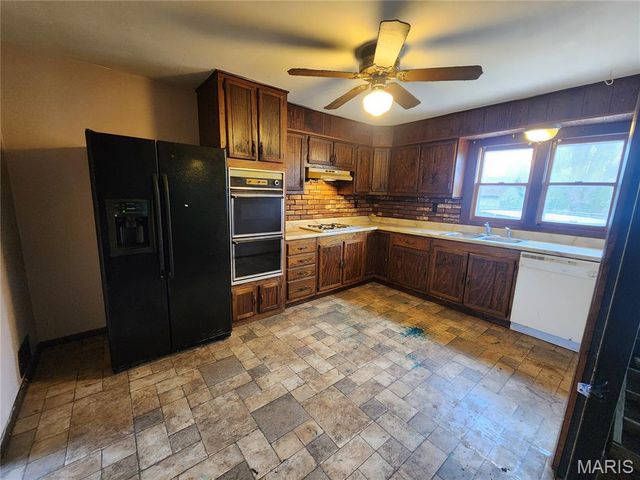 208 Cascade Drive, Belleville, IL 62223