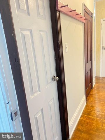 25 S LOCUST ST, Hagerstown, MD 21740