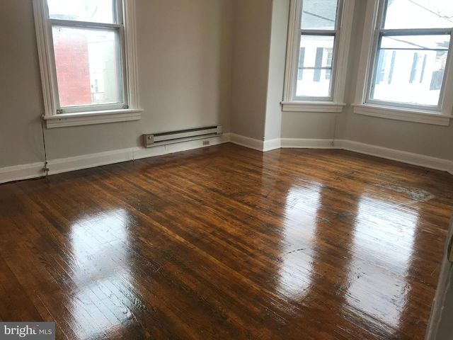 25 S LOCUST ST, Hagerstown, MD 21740