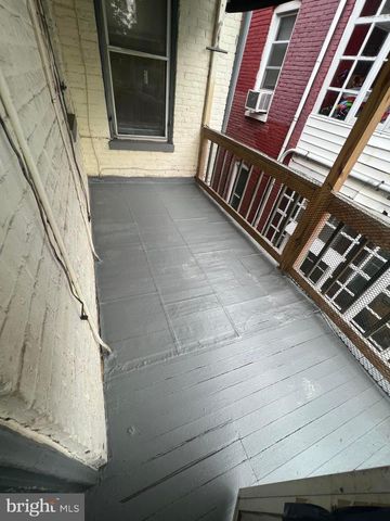 25 S LOCUST ST, Hagerstown, MD 21740