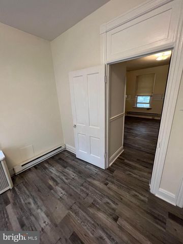 25 S LOCUST ST, Hagerstown, MD 21740