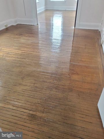 25 S LOCUST ST, Hagerstown, MD 21740