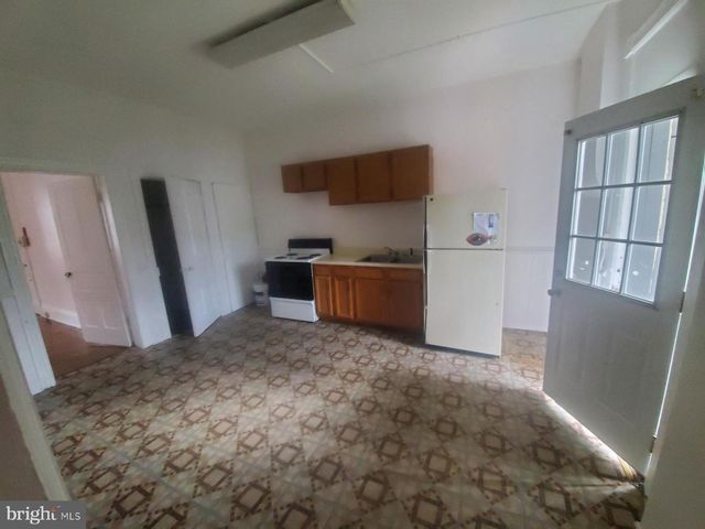 25 S LOCUST ST, Hagerstown, MD 21740