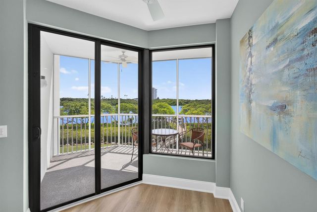 200 Waterway Road 206, Tequesta, FL 33469