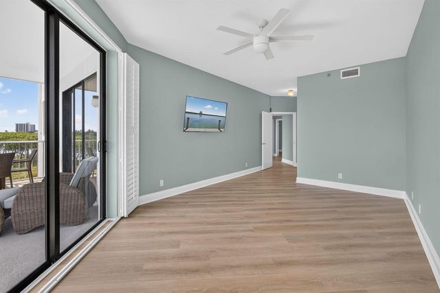 200 Waterway Road 206, Tequesta, FL 33469
