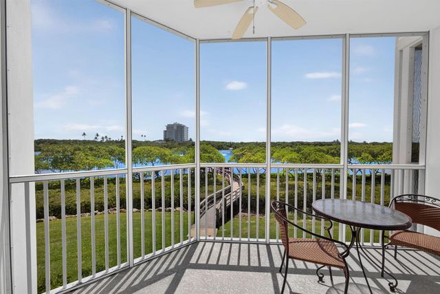 200 Waterway Road 206, Tequesta, FL 33469