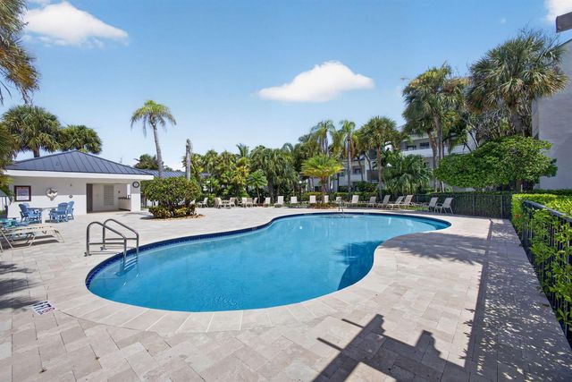 200 Waterway Road 206, Tequesta, FL 33469