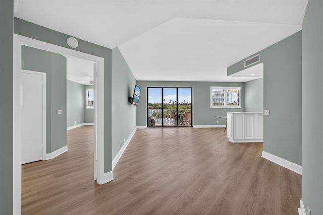200 Waterway Road 206, Tequesta, FL 33469