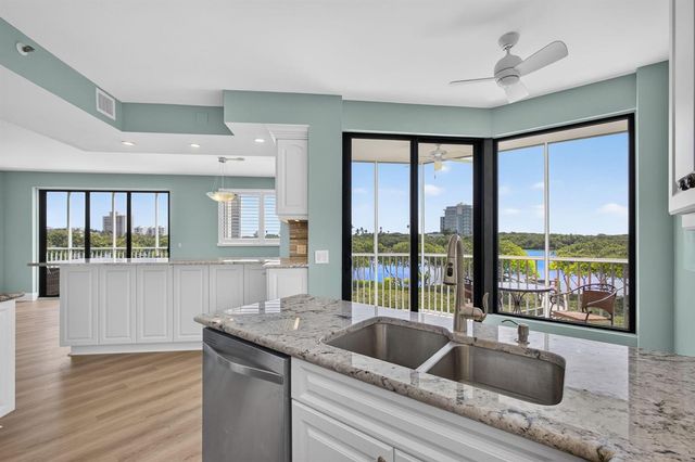 200 Waterway Road 206, Tequesta, FL 33469