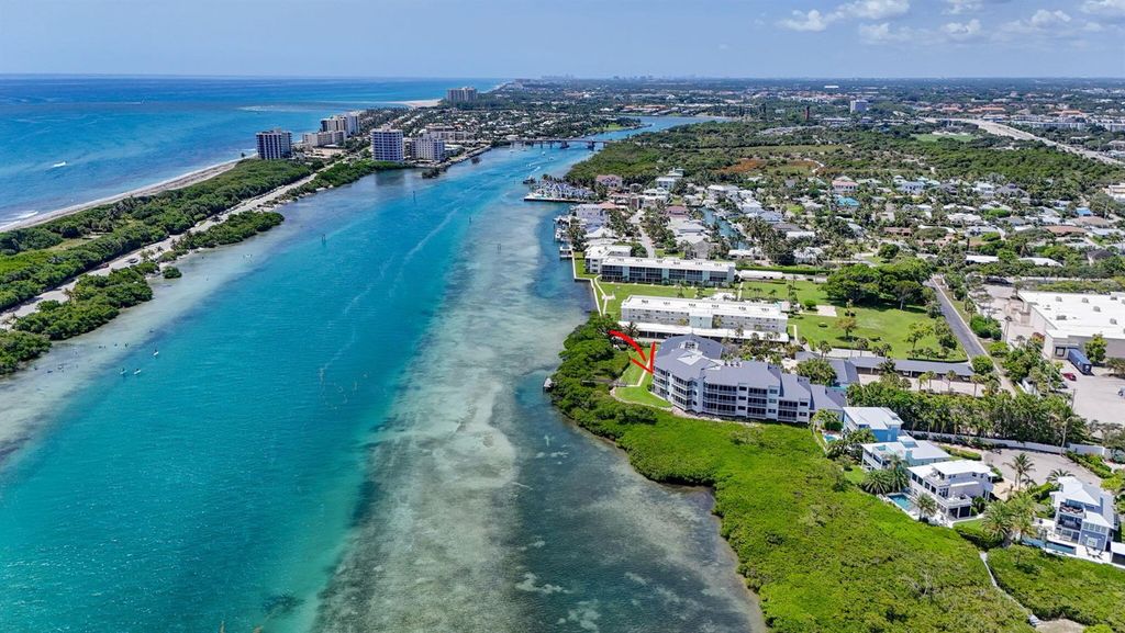 200 Waterway Road 206, Tequesta, FL 33469