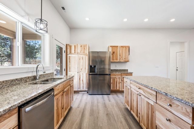 8111 SW High Cone Drive, Terrebonne, OR 97760