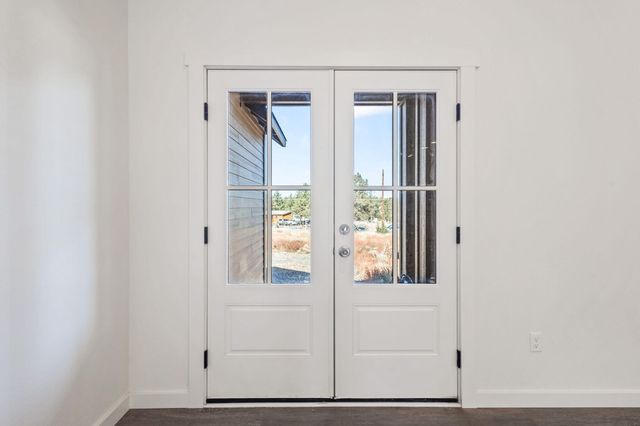 8111 SW High Cone Drive, Terrebonne, OR 97760