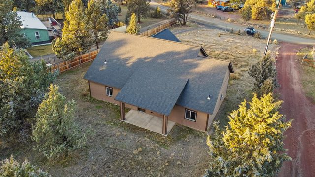 8111 SW High Cone Drive, Terrebonne, OR 97760