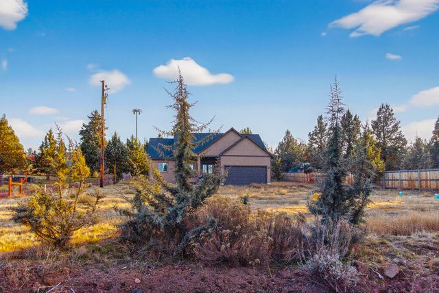 8111 SW High Cone Drive, Terrebonne, OR 97760