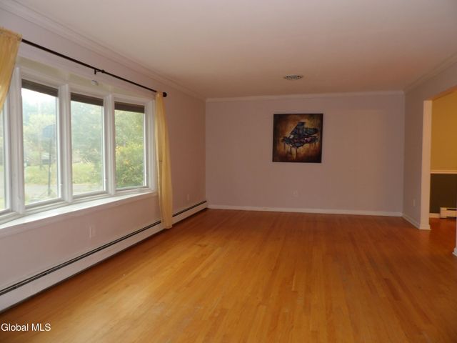 2016 Lisa Lane, Rotterdam, NY 12303