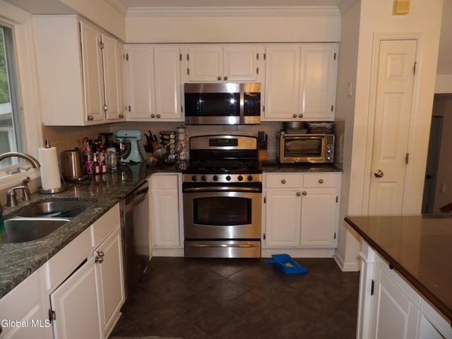 2016 Lisa Lane, Rotterdam, NY 12303