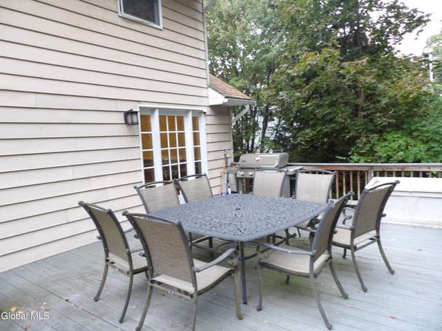 2016 Lisa Lane, Rotterdam, NY 12303