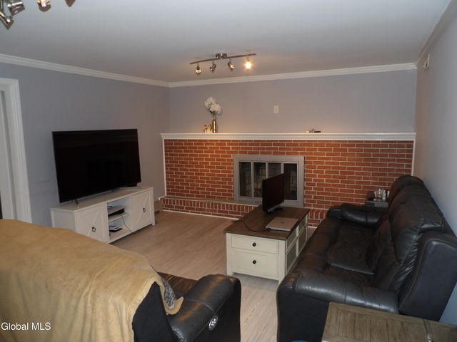 2016 Lisa Lane, Rotterdam, NY 12303