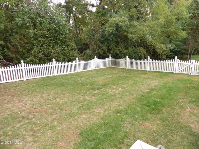 2016 Lisa Lane, Rotterdam, NY 12303