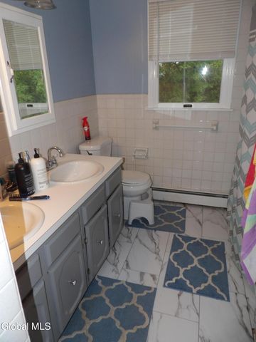 2016 Lisa Lane, Rotterdam, NY 12303