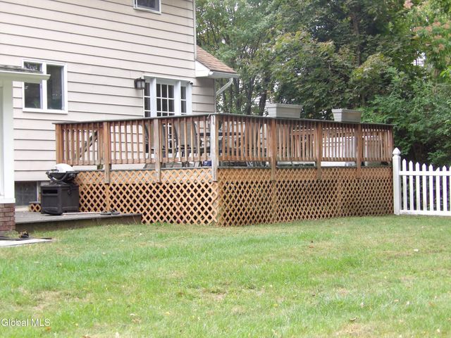 2016 Lisa Lane, Rotterdam, NY 12303