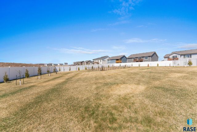 111 S Tumble Creek Ave Avenue, Sioux Falls, SD 57110