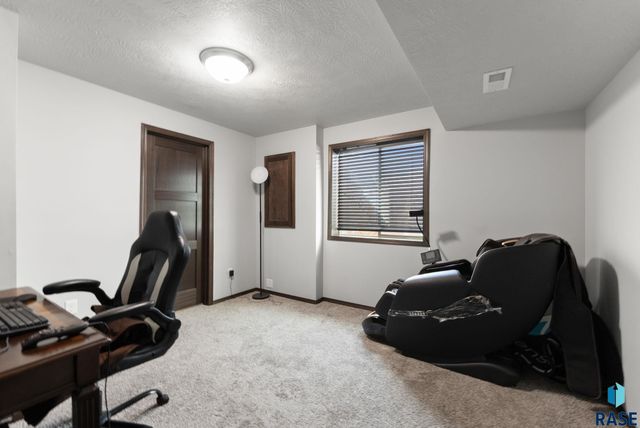 111 S Tumble Creek Ave Avenue, Sioux Falls, SD 57110