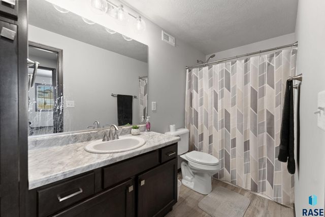 111 S Tumble Creek Ave Avenue, Sioux Falls, SD 57110