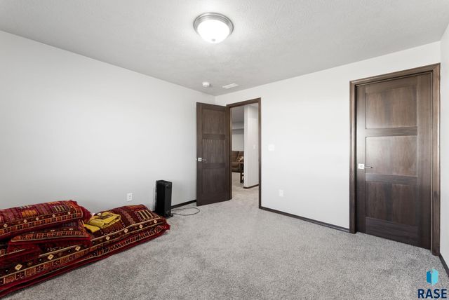 111 S Tumble Creek Ave Avenue, Sioux Falls, SD 57110