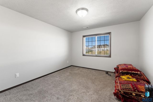 111 S Tumble Creek Ave Avenue, Sioux Falls, SD 57110