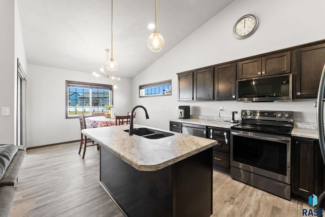 111 S Tumble Creek Ave Avenue, Sioux Falls, SD 57110