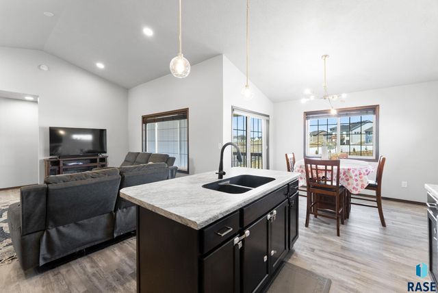 111 S Tumble Creek Ave Avenue, Sioux Falls, SD 57110