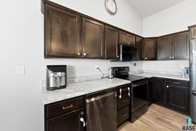 111 S Tumble Creek Ave Avenue, Sioux Falls, SD 57110