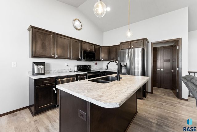 111 S Tumble Creek Ave Avenue, Sioux Falls, SD 57110