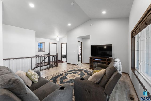 111 S Tumble Creek Ave Avenue, Sioux Falls, SD 57110