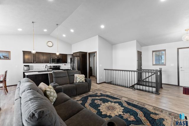 111 S Tumble Creek Ave Avenue, Sioux Falls, SD 57110