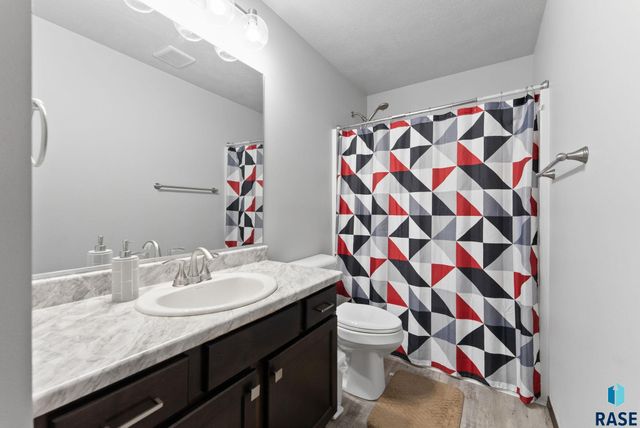 111 S Tumble Creek Ave Avenue, Sioux Falls, SD 57110