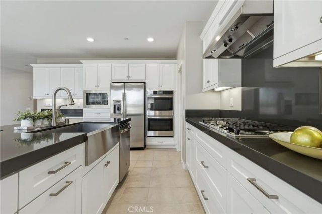 16 Greensboro Ct, Pomona, CA 91766
