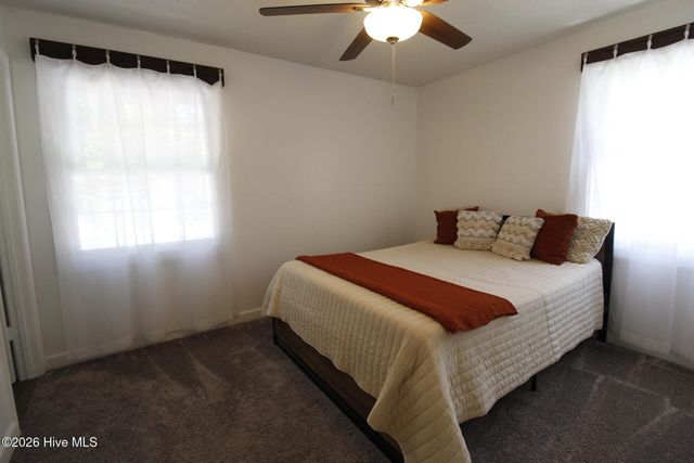 104 Pineview Road, Jacksonville, NC 28546