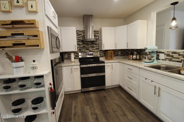 104 Pineview Road, Jacksonville, NC 28546