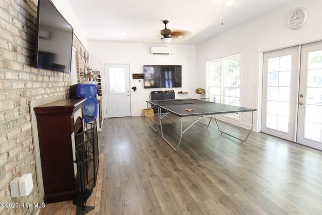 104 Pineview Road, Jacksonville, NC 28546