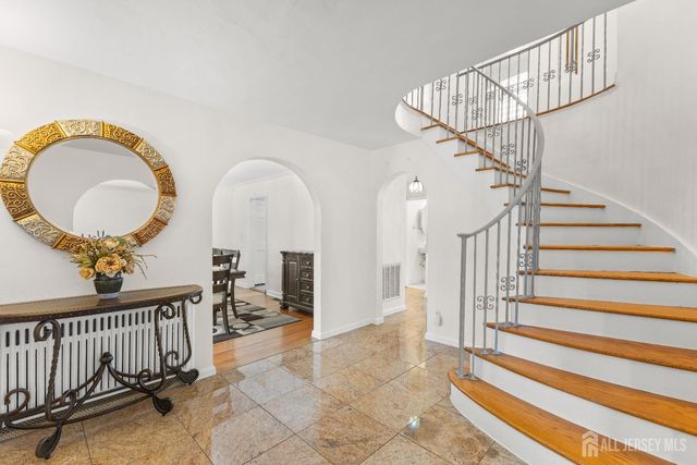 80 Glenwood Avenue, Elmwood Park, NJ 07407