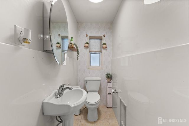 80 Glenwood Avenue, Elmwood Park, NJ 07407