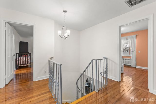 80 Glenwood Avenue, Elmwood Park, NJ 07407