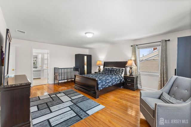 80 Glenwood Avenue, Elmwood Park, NJ 07407