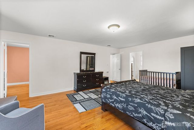 80 Glenwood Avenue, Elmwood Park, NJ 07407