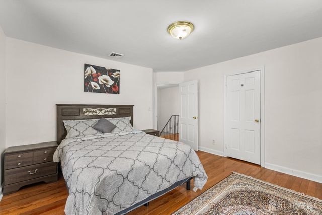 80 Glenwood Avenue, Elmwood Park, NJ 07407