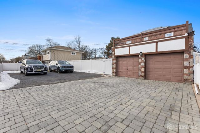 80 Glenwood Avenue, Elmwood Park, NJ 07407
